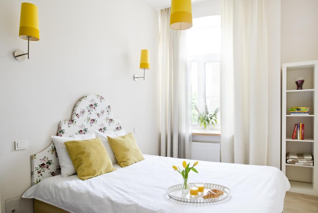Bright Apartment In Old Town By Urban Rent Vilnius Exterior foto